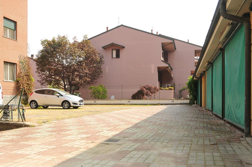 Borromeo Residenze Service S.A.S Peschiera Borromeo Dış mekan fotoğraf